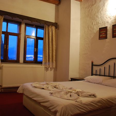 Yasin'S Place Backpackers Cave Hostel Göreme Buitenkant foto