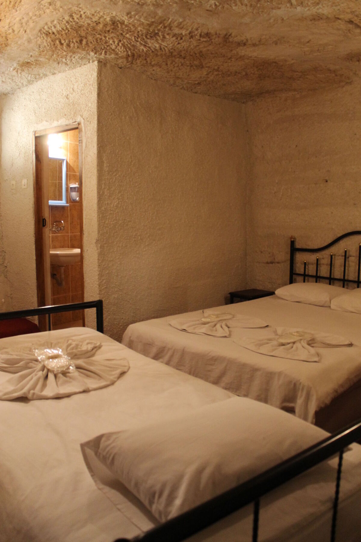 Yasin'S Place Backpackers Cave Hostel Göreme Buitenkant foto