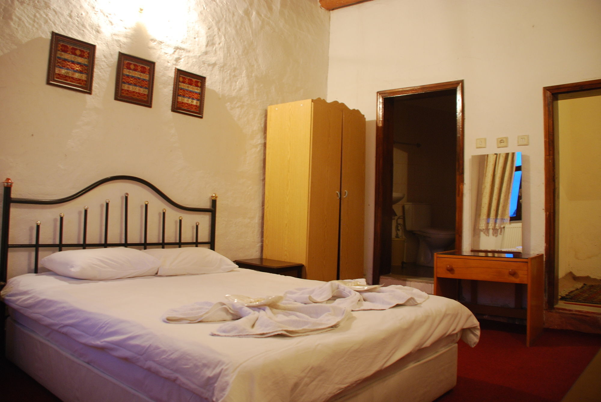 Yasin'S Place Backpackers Cave Hostel Göreme Buitenkant foto