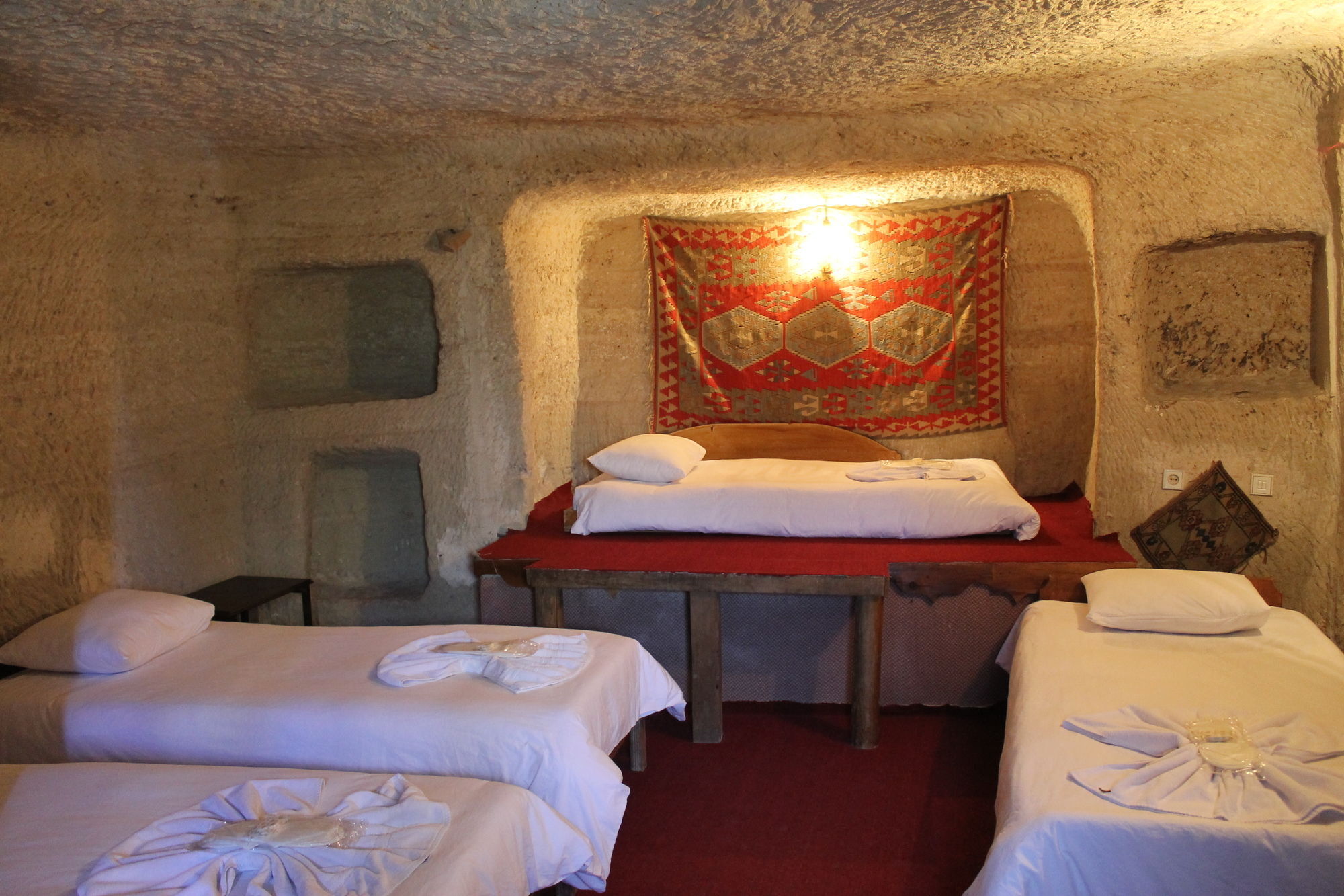 Yasin'S Place Backpackers Cave Hostel Göreme Buitenkant foto