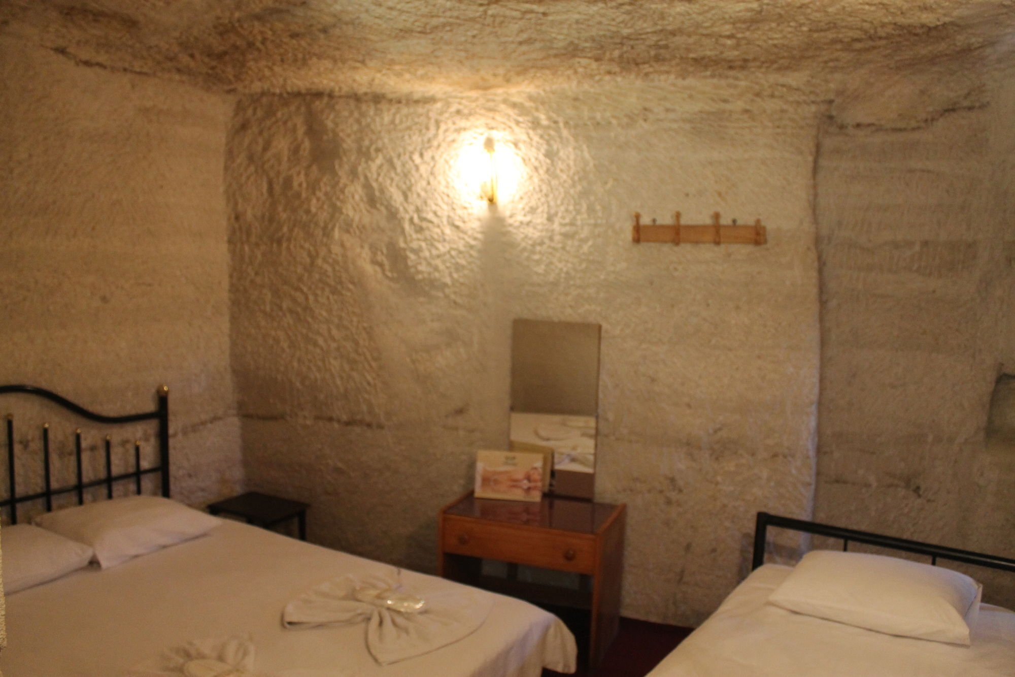 Yasin'S Place Backpackers Cave Hostel Göreme Buitenkant foto